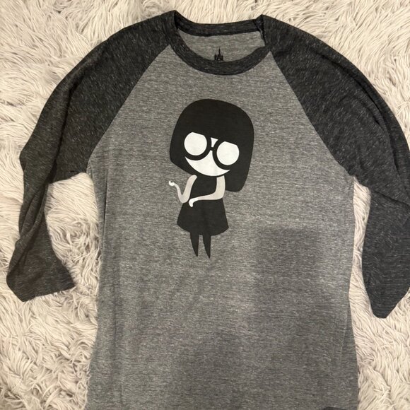 Disney Pixar Edna Mode "No Capes!" Shirt - Picture 5 of 5